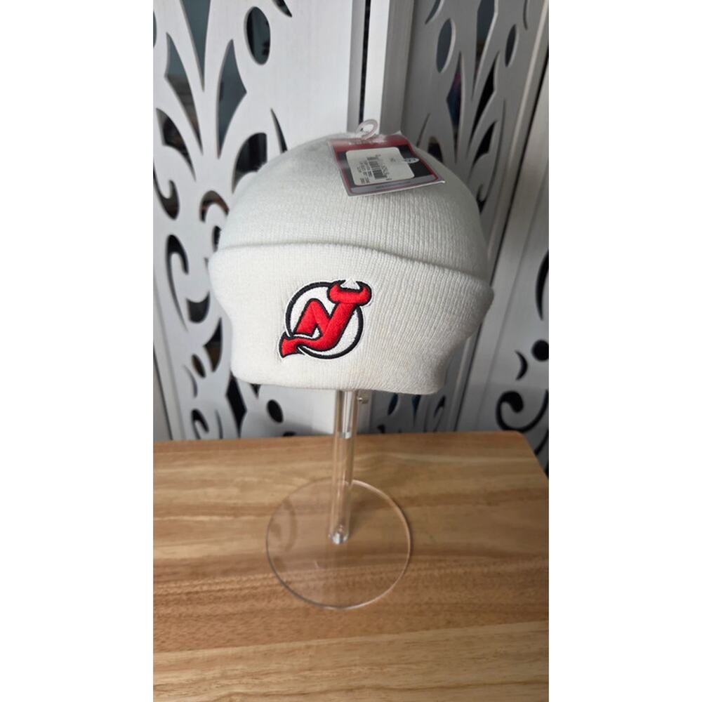 New Jersey Devils Reebok NHL White Cuffed Beanie Hat NWT Black Red Logo